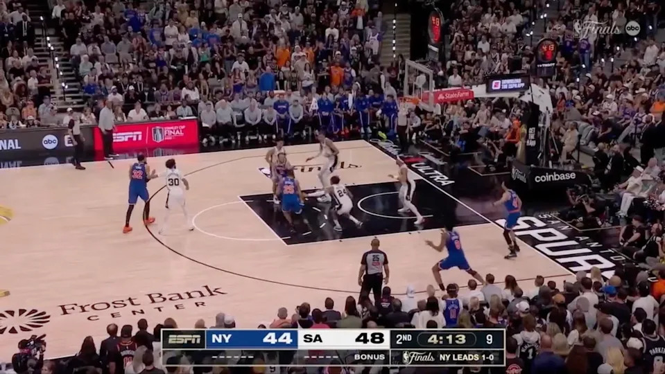 The Spurs have totally packed the paint against Jalen Brunson's drive. (Screenshot via NBA)
