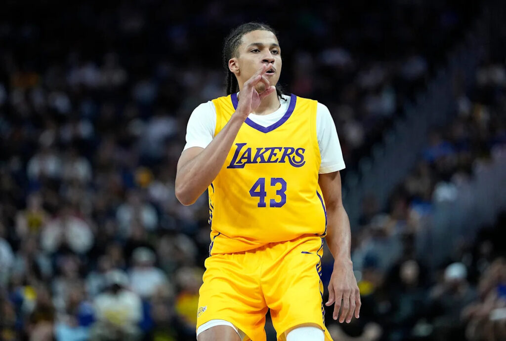 Check out Lakers’ awesome practice court setup in Las Vegas ballroom