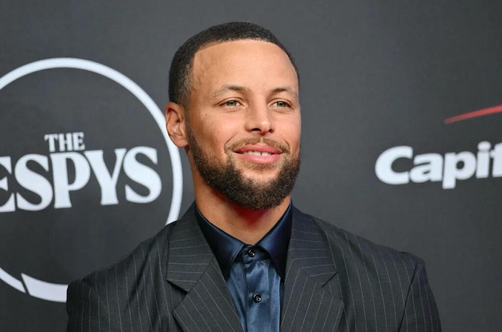 Stephen Curry becomes first current player to receive exhibit at the Naismith Basketball Hall of Fame Stephen Curry becomes first current player to receive exhibit at the Naismith Basketball Hall of Fame