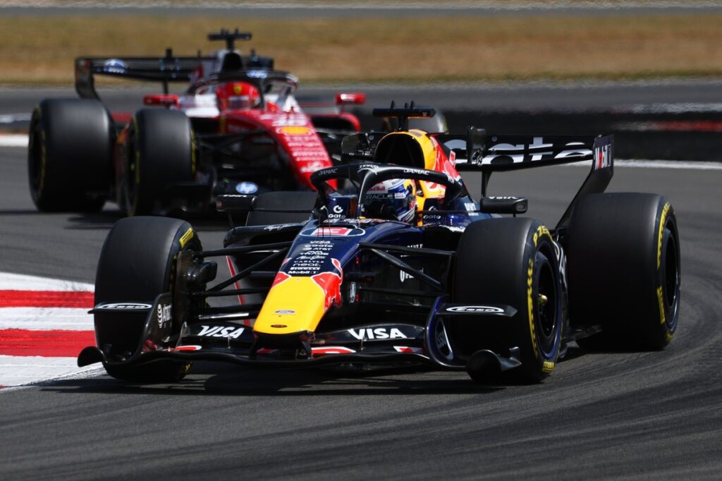 FIA looking into Red Bull and Ferrari’s rotating F1 wings after Verstappen crashes FIA looking into Red Bull and Ferrari’s rotating F1 wings after Verstappen crashes