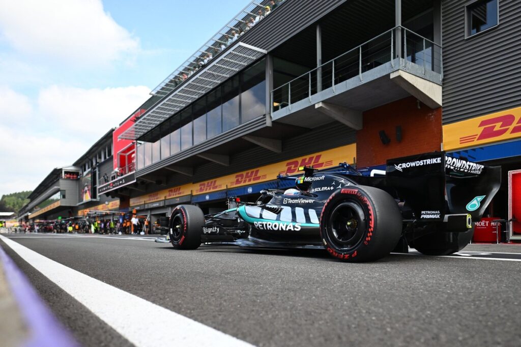 Antonelli defeats Verstappen to take pole Antonelli defeats Verstappen to take pole