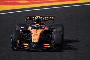 Norris wins from Verstappen and Antonelli, Piastri retires with gearbox failure Norris wins from Verstappen and Antonelli, Piastri retires with gearbox failure