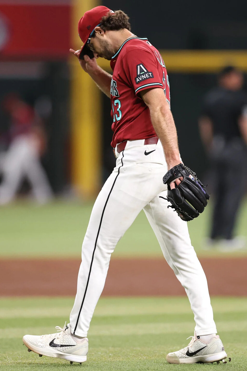 Giants Finally End Skid with 6-4 Triumph