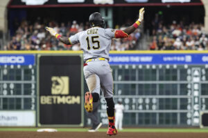 Pirates reportedly listening to offers for Oneil Cruz