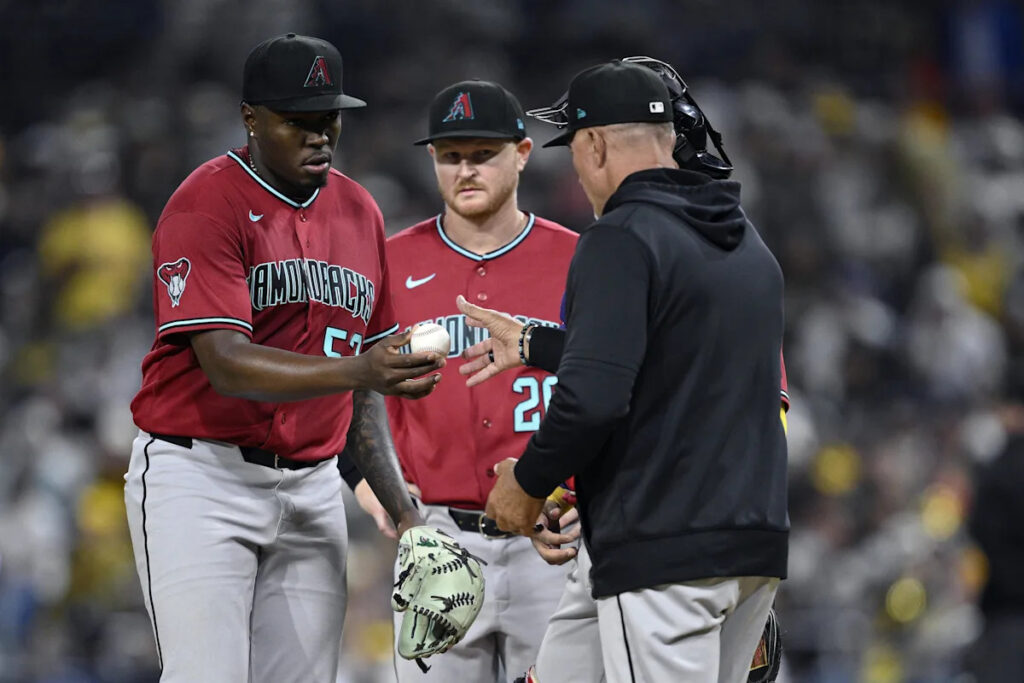 Sloppy Play Dooms Effort as Padres Romp to 10-4 win Sloppy Play Dooms Effort as Padres Romp to 10-4 win