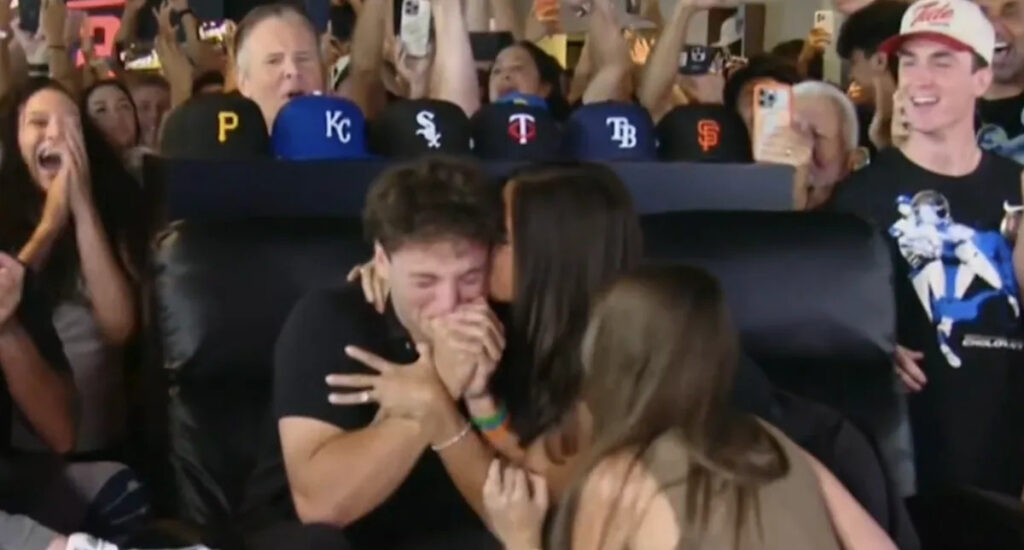 White Sox select SS Roch Cholowsky in the first round of the 2026 MLB draft (No. 1 overall)
