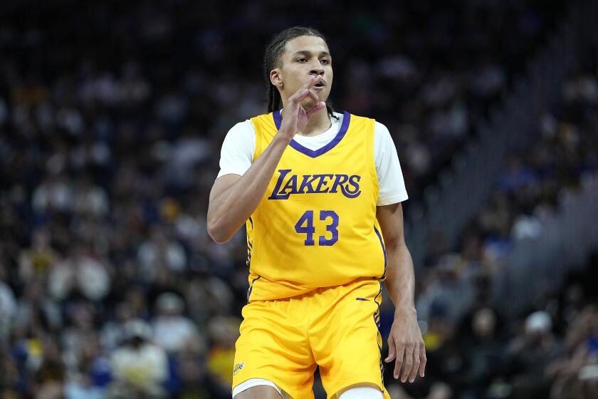 Cameron Carr makes a strong first impression in Lakers’ summer league opener Cameron Carr makes a strong first impression in Lakers’ summer league opener