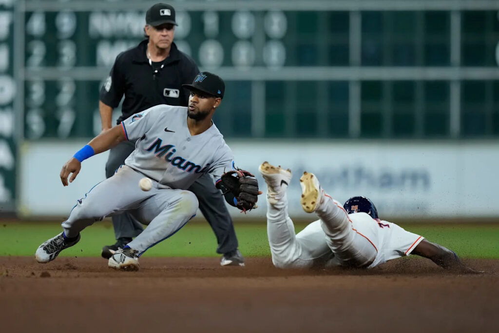 Marlins complete first triple play in decades, can’t beat Astros as losing skid continues Marlins complete first triple play in decades, can’t beat Astros as losing skid continues
