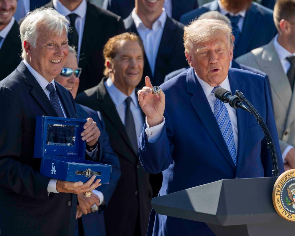 Trump hosts champion Dodgers at White House as some players stay away Trump hosts champion Dodgers at White House as some players stay away