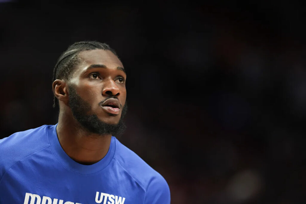 Restricted free agent C Moussa Cisse reportedly signs offer sheet with Knicks, Mavericks have 2 days to match Restricted free agent C Moussa Cisse reportedly signs offer sheet with Knicks, Mavericks have 2 days to match
