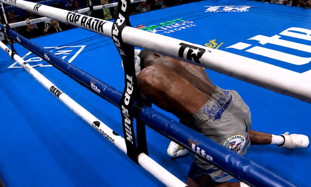 Bruce Carrington Wins Wide, But Fails To Make A Statement Against Rene Palacios Bruce Carrington Wins Wide, But Fails To Make A Statement Against Rene Palacios