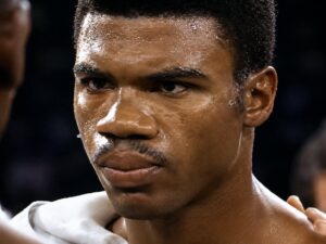 Julian Jackson Crushes Buster Drayton In Title Defense Julian Jackson Crushes Buster Drayton In Title Defense
