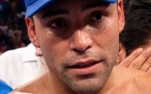 Oscar De La Hoya Knocks Out Jorge Páez To Win Second World Title Oscar De La Hoya Knocks Out Jorge Páez To Win Second World Title