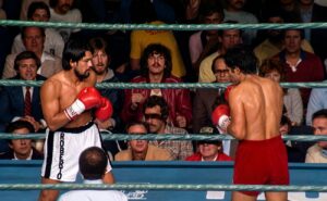 Hands of Stone Reborn: Roberto Duran Stops Pipino Cuevas Hands of Stone Reborn: Roberto Duran Stops Pipino Cuevas