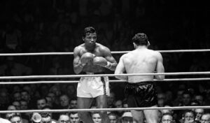 Sugar Ray Robinson Survives Knockdown To Defeat Rocky Castellani Sugar Ray Robinson Survives Knockdown To Defeat Rocky Castellani