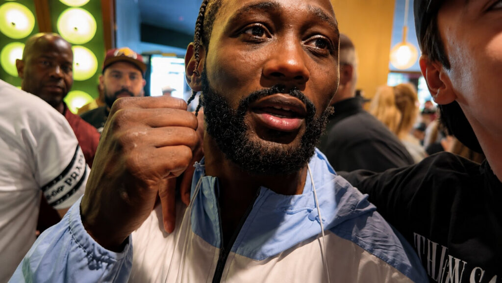 Terence Crawford Sees Trouble For Lamont Roach Against Zepeda Terence Crawford Sees Trouble For Lamont Roach Against Zepeda