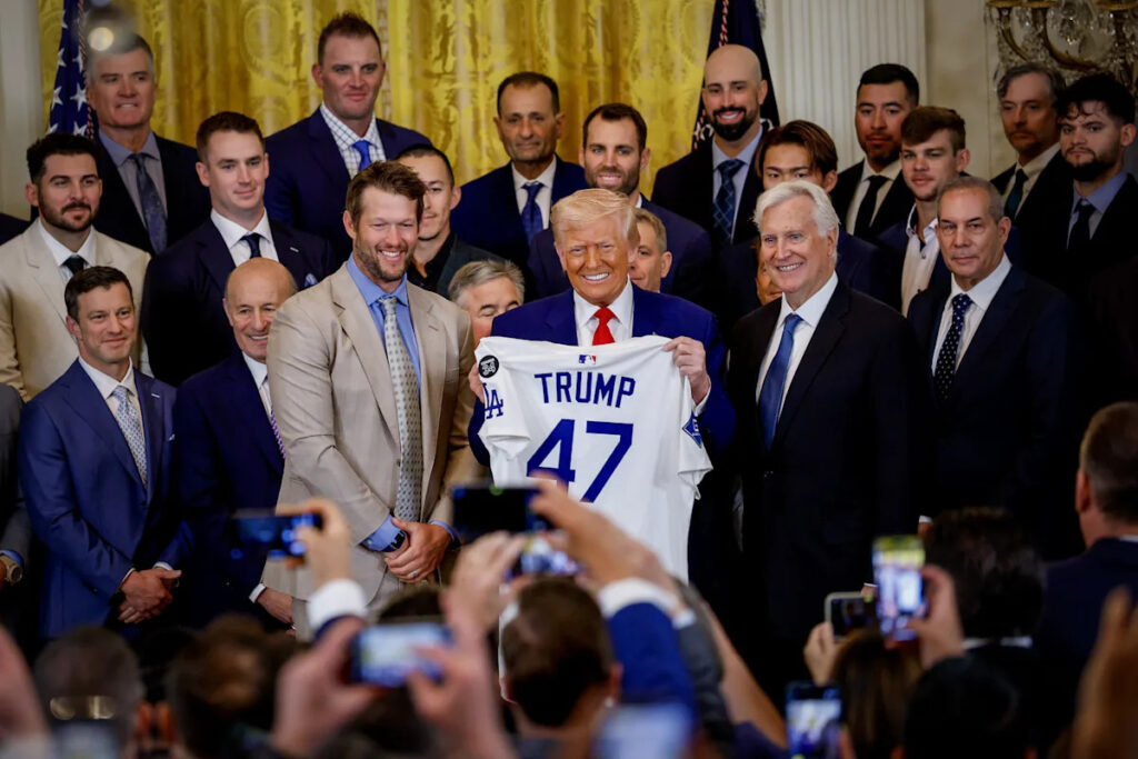 Dodgers notes: White House visit, Roki Sasaki, Edgardo Henriquez