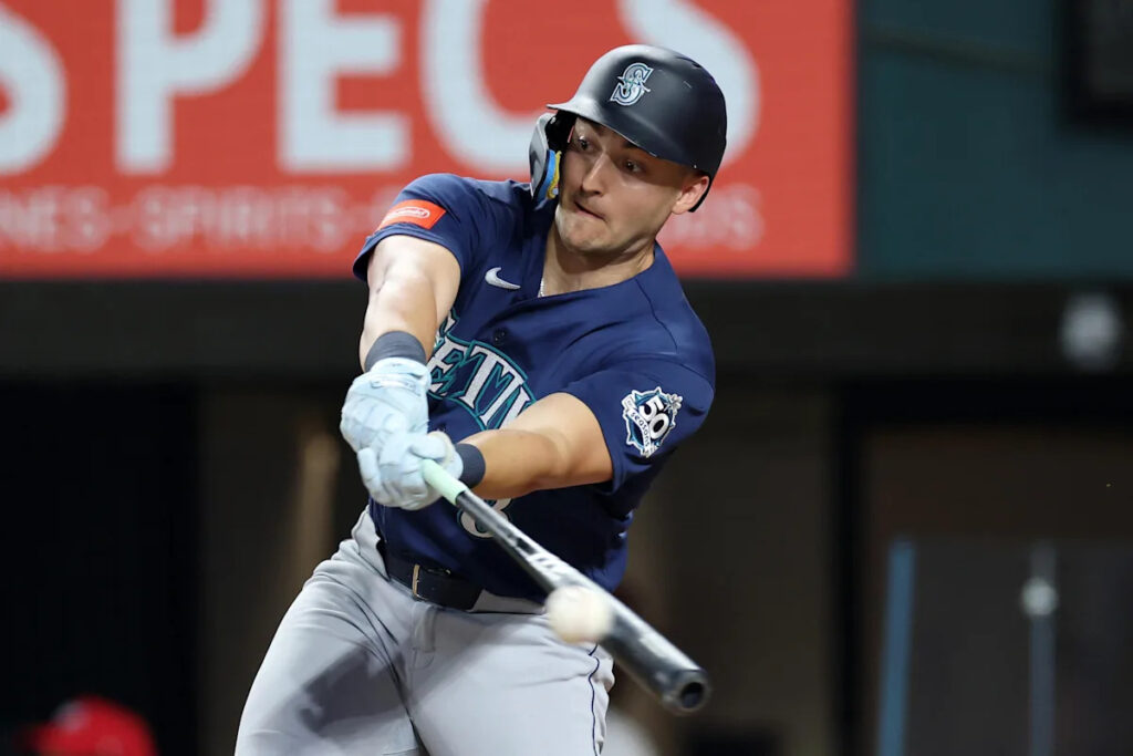 Canzone can, but Mariners cannot, lose to Rangers 5-4