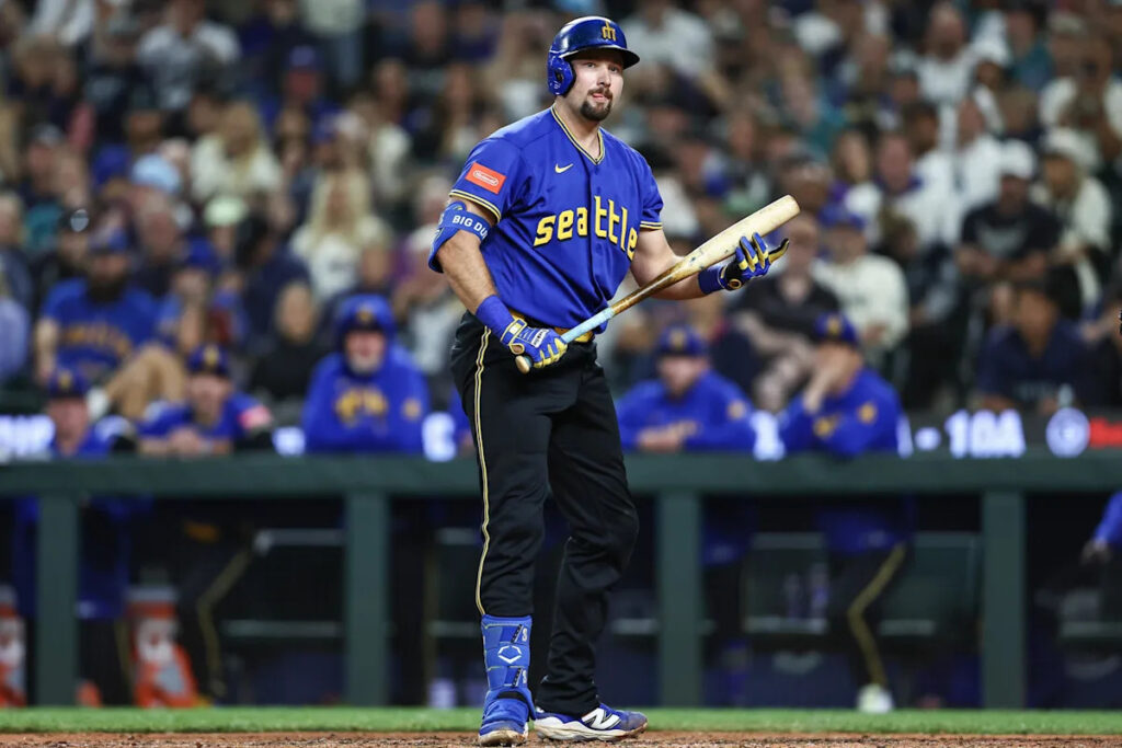 Cease won’t desist, Jays beat M’s 2-0 Cease won’t desist, Jays beat M’s 2-0