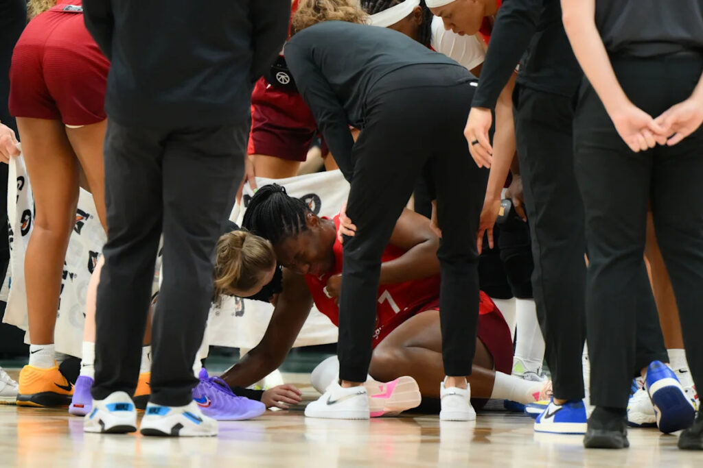 Fever star Aliyah Boston leaves game vs. Storm early after apparent knee injury