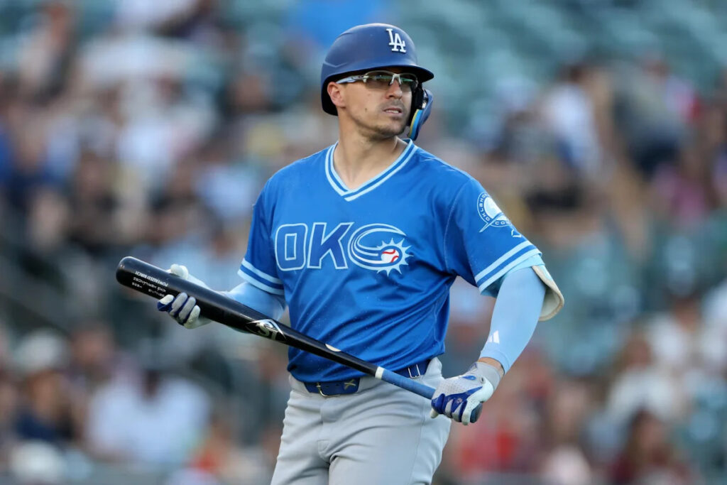 Kiké Hernández is back, Alex Freeland optioned to Triple-A
