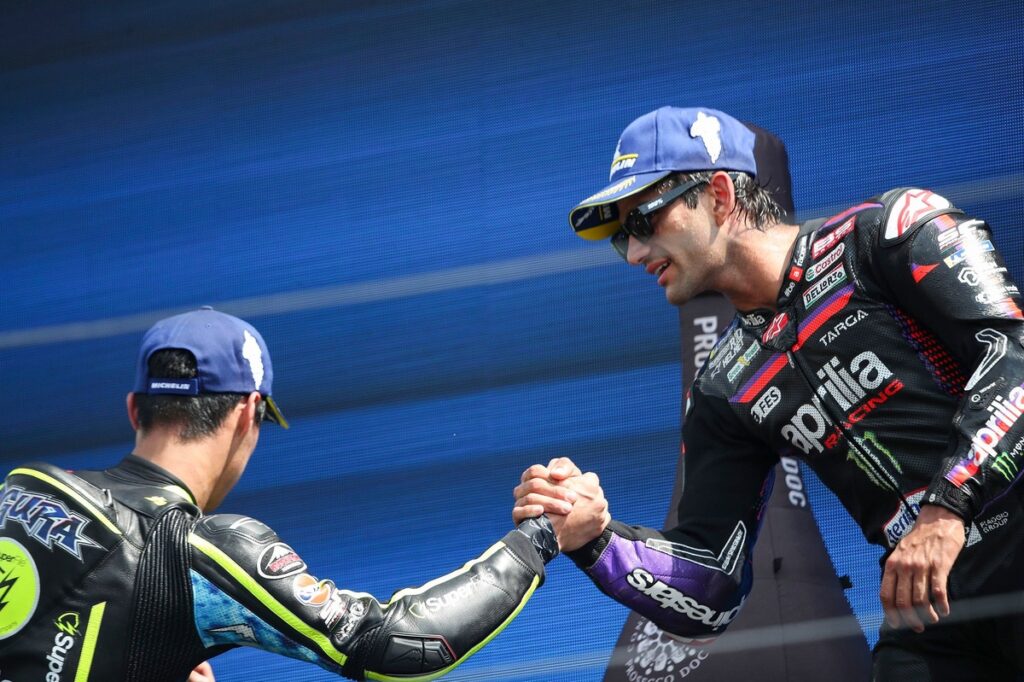 Yamaha signs Martin and Ogura as 2027 factory MotoGP riders Yamaha signs Martin and Ogura as 2027 factory MotoGP riders
