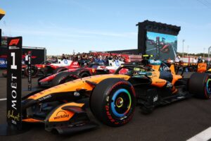Norris trumps Hamilton to pole by 0.012s, Verstappen spins Norris trumps Hamilton to pole by 0.012s, Verstappen spins