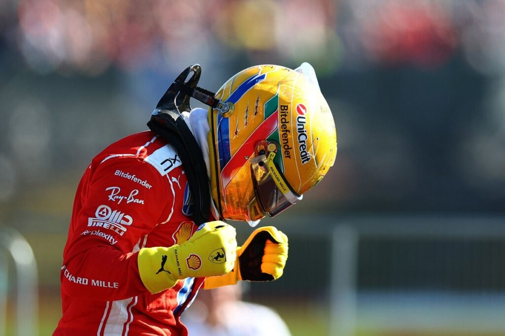 Hamilton pips Antonelli to Silverstone sprint pole Hamilton pips Antonelli to Silverstone sprint pole