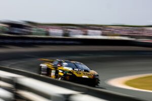 Bortolotti snatches victory after Manthey pitstop mistake Bortolotti snatches victory after Manthey pitstop mistake