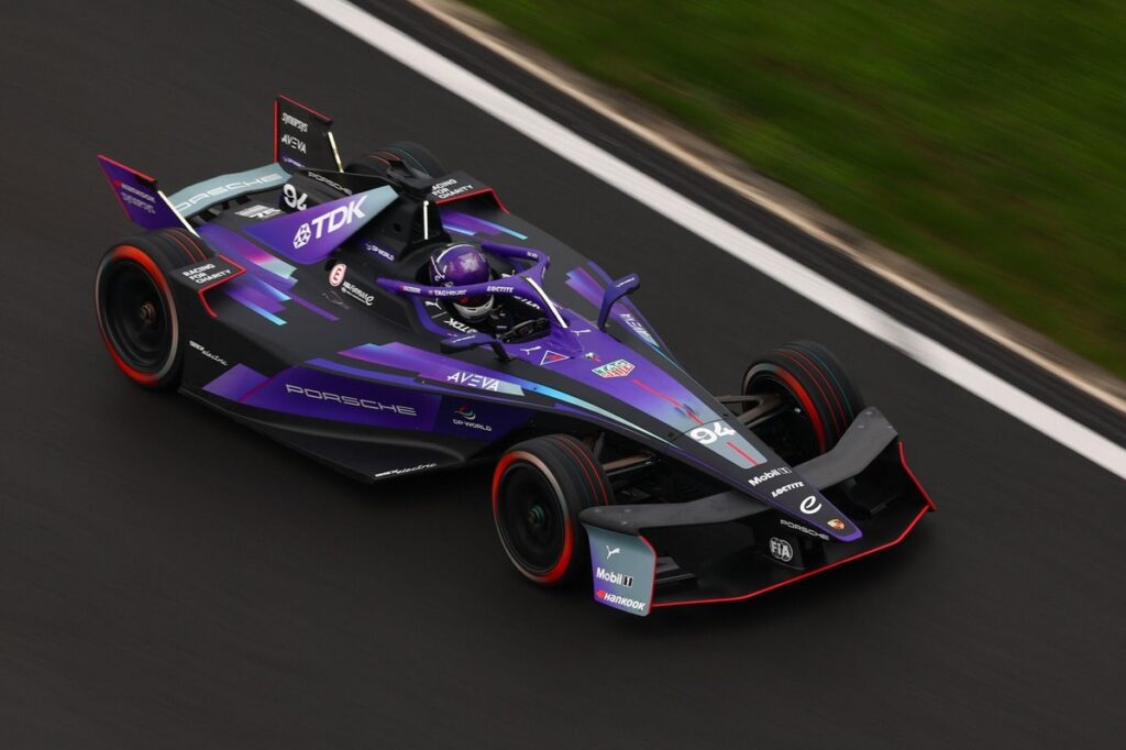 Wehrlein dominates in both dry and wet for victory Wehrlein dominates in both dry and wet for victory