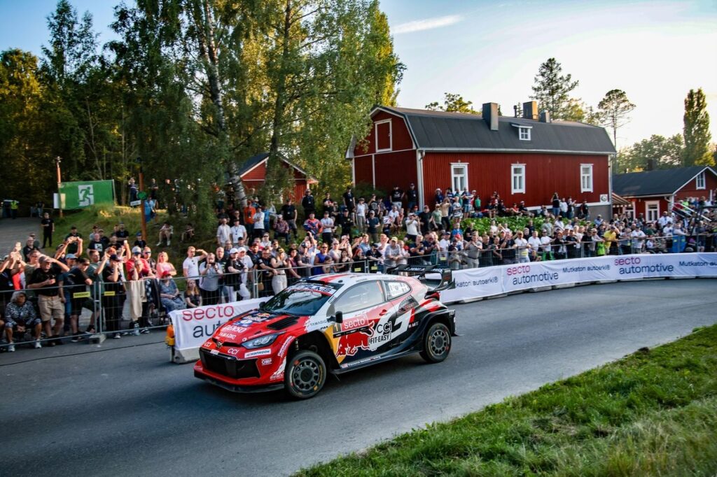 Ogier claims lead after incident-packed morning