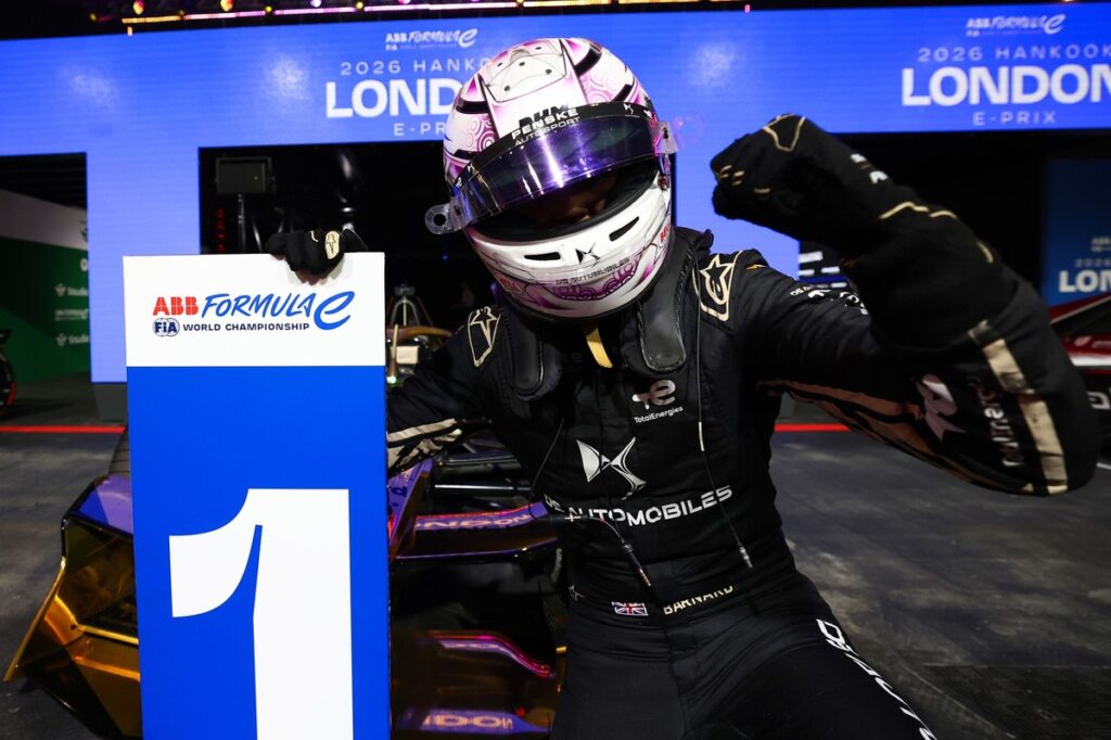 DS Penske finishes in style with a victory for Barnard DS Penske finishes in style with a victory for Barnard