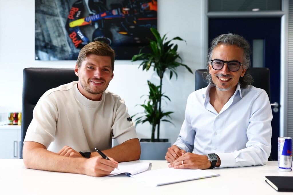 Verstappen commits to Red Bull until end of F1 2030 Verstappen commits to Red Bull until end of F1 2030