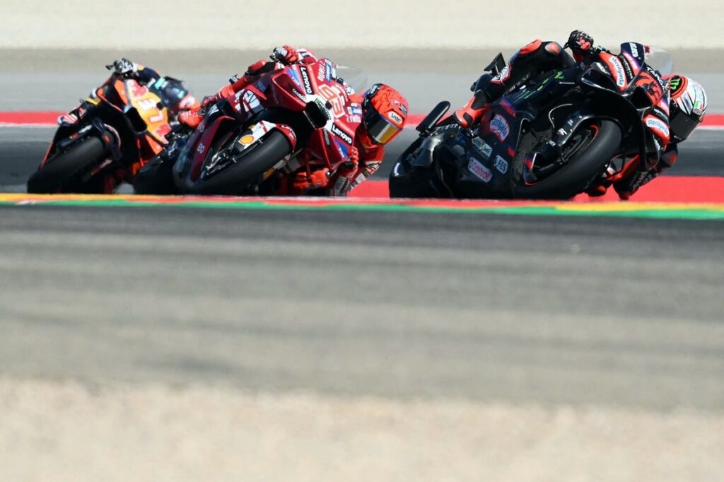 The “scary” slipstream battle between Marquez and Bezzecchi that decided the Aragon GP The “scary” slipstream battle between Marquez and Bezzecchi that decided the Aragon GP
