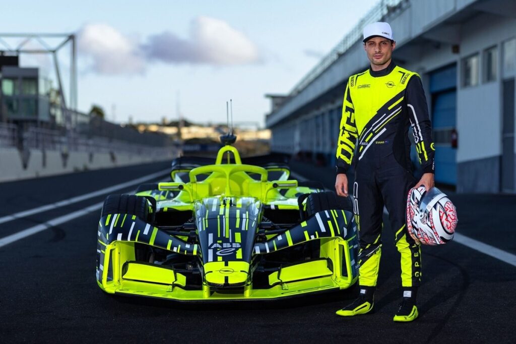 Opel completes Formula E line-up with Evans signing Opel completes Formula E line-up with Evans signing