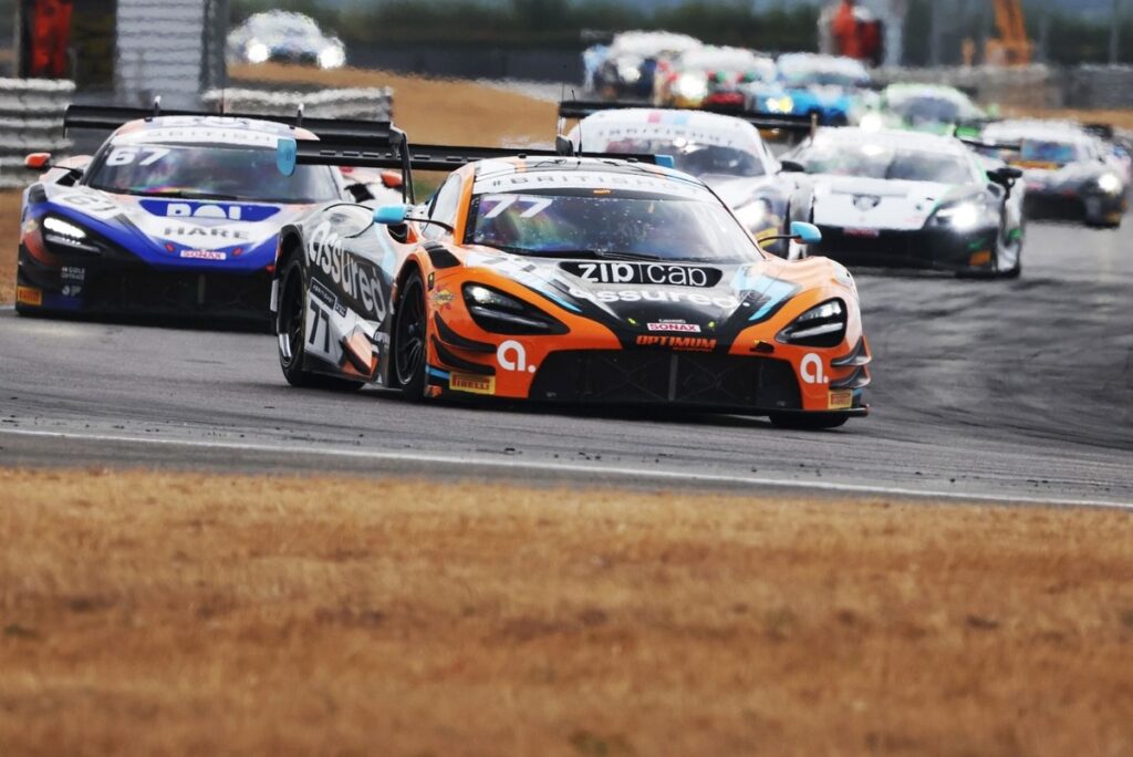 Optimum weekend for McLaren British GT squad at Snetterton Optimum weekend for McLaren British GT squad at Snetterton
