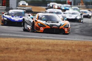 Optimum weekend for McLaren British GT squad at Snetterton
