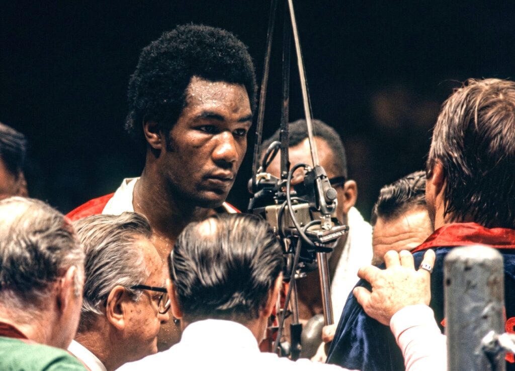 George Foreman Overwhelms George Chuvalo In New York George Foreman Overwhelms George Chuvalo In New York