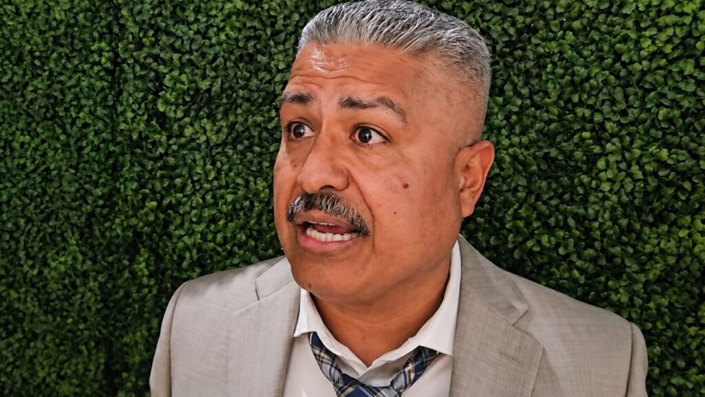 Robert Garcia Chases Ennis While Yoenli Hernandez Waits Robert Garcia Chases Ennis While Yoenli Hernandez Waits