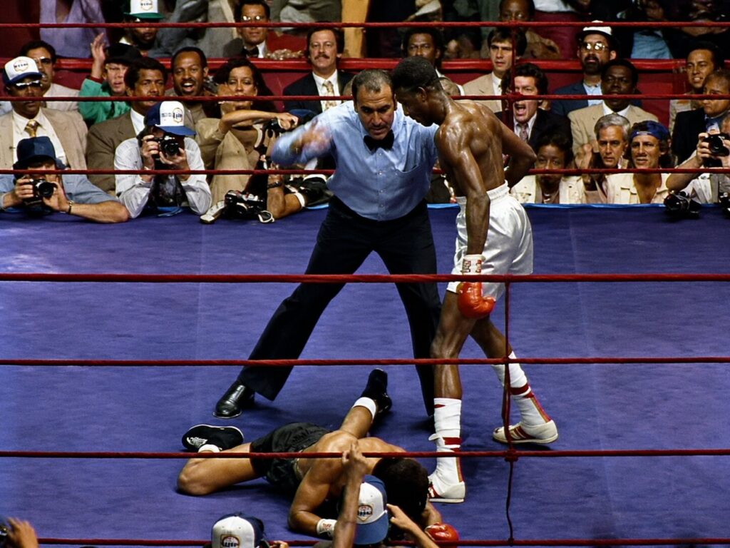 Thomas Hearns Destroys Pipino Cuevas To Win First World Title