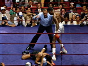 Thomas Hearns Destroys Pipino Cuevas To Win First World Title Thomas Hearns Destroys Pipino Cuevas To Win First World Title