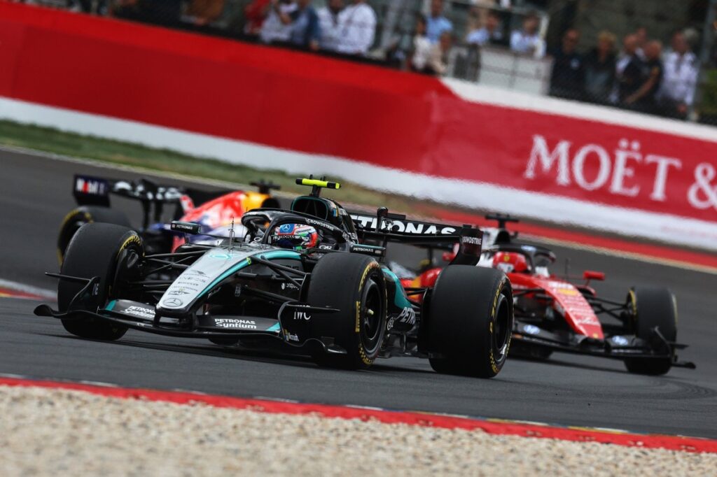 Mercedes explains “out of phase” developments compared with other F1 teams Mercedes explains “out of phase” developments compared with other F1 teams