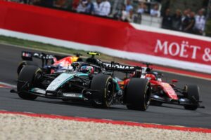 Mercedes explains “out of phase” developments compared with other F1 teams