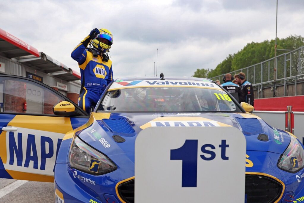 Sutton takes big stride towards title with victory