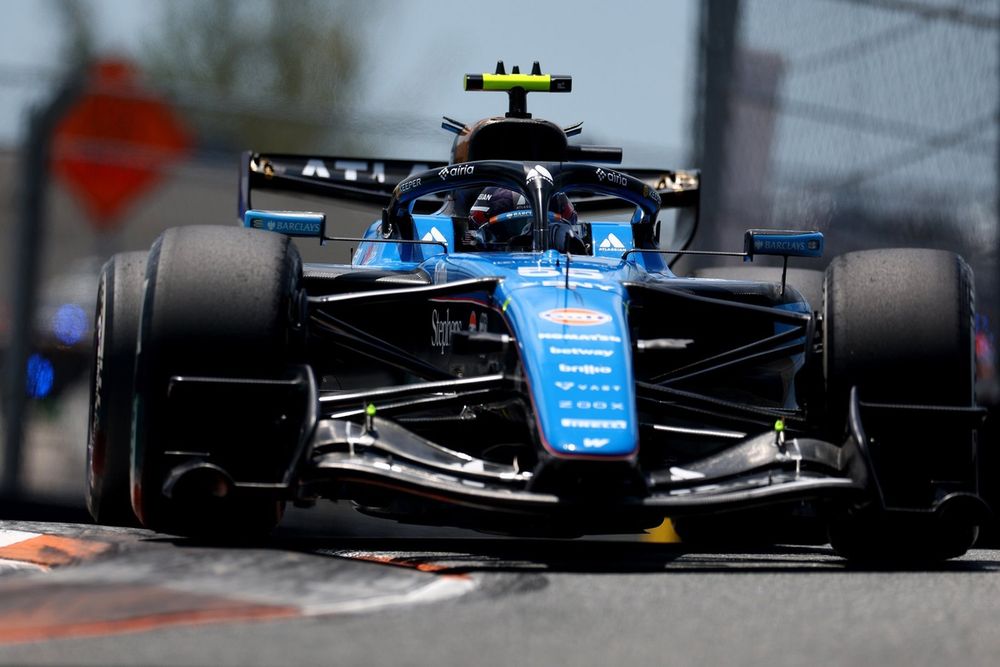 Sainz extended his Williams deal to keep its line-up static for '27