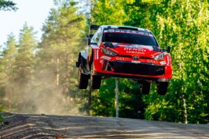 Evans rolls out of victory fight with Ogier Evans rolls out of victory fight with Ogier