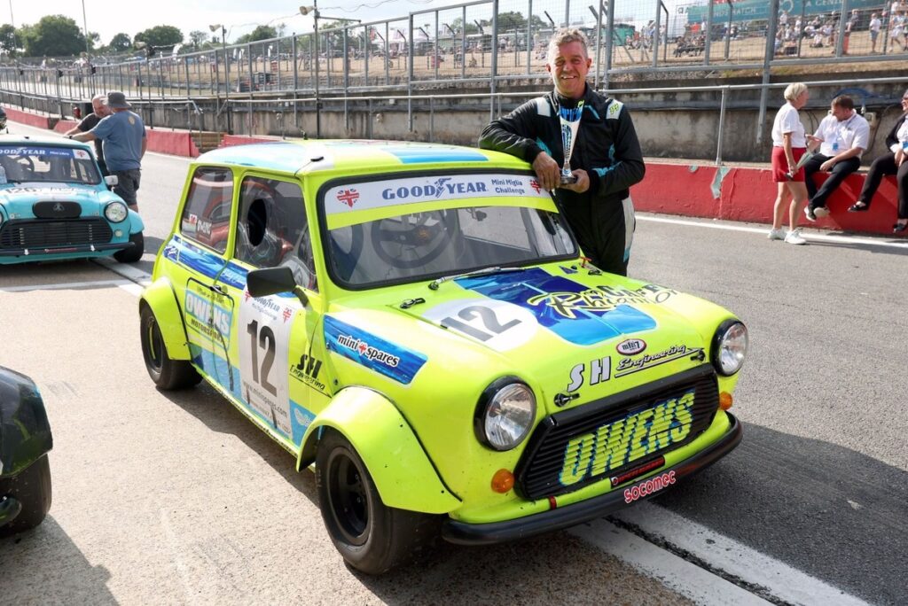 Plenty of Owens family success during entertaining Brands Hatch Mini Festival Plenty of Owens family success during entertaining Brands Hatch Mini Festival