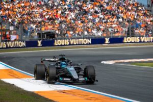 Russell takes pole in tight sprint qualifying with Antonelli fifth Russell takes pole in tight sprint qualifying with Antonelli fifth