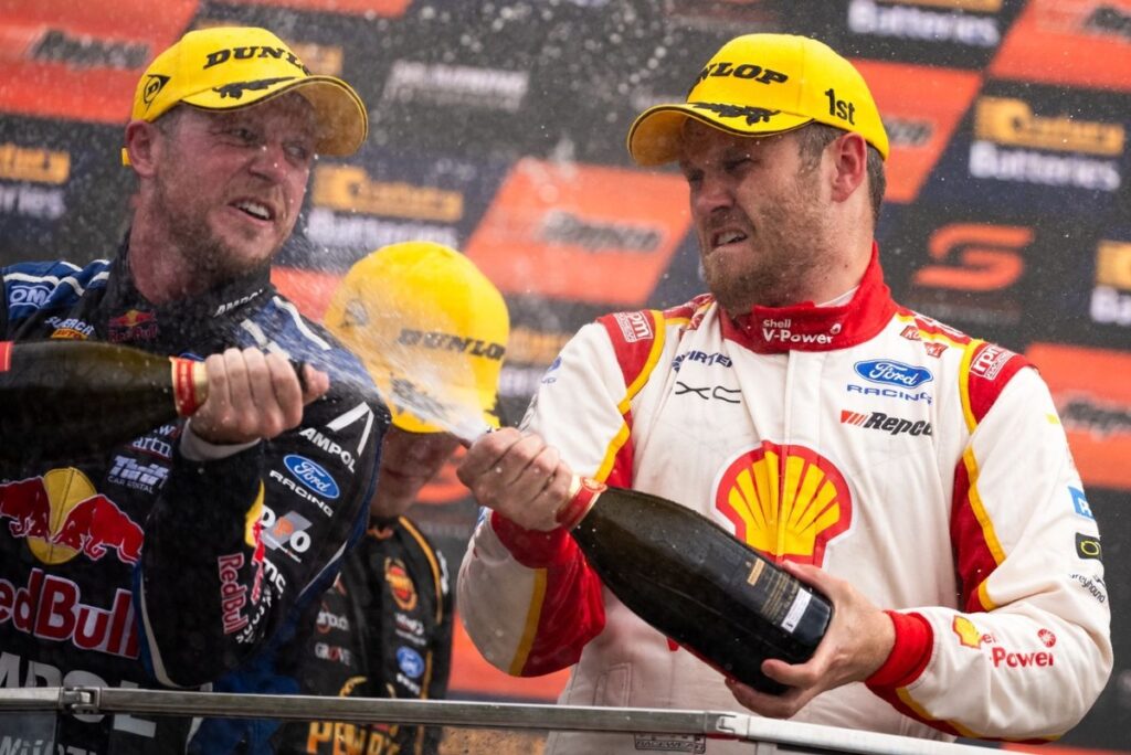 Kostecki and Brown take a win each in hectic first day Kostecki and Brown take a win each in hectic first day