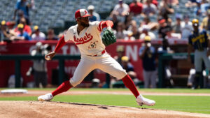 Ureña throws 3-hit ball for 6 innings, Meckler hits 2-run homer as Angels beat Brewers 3-0